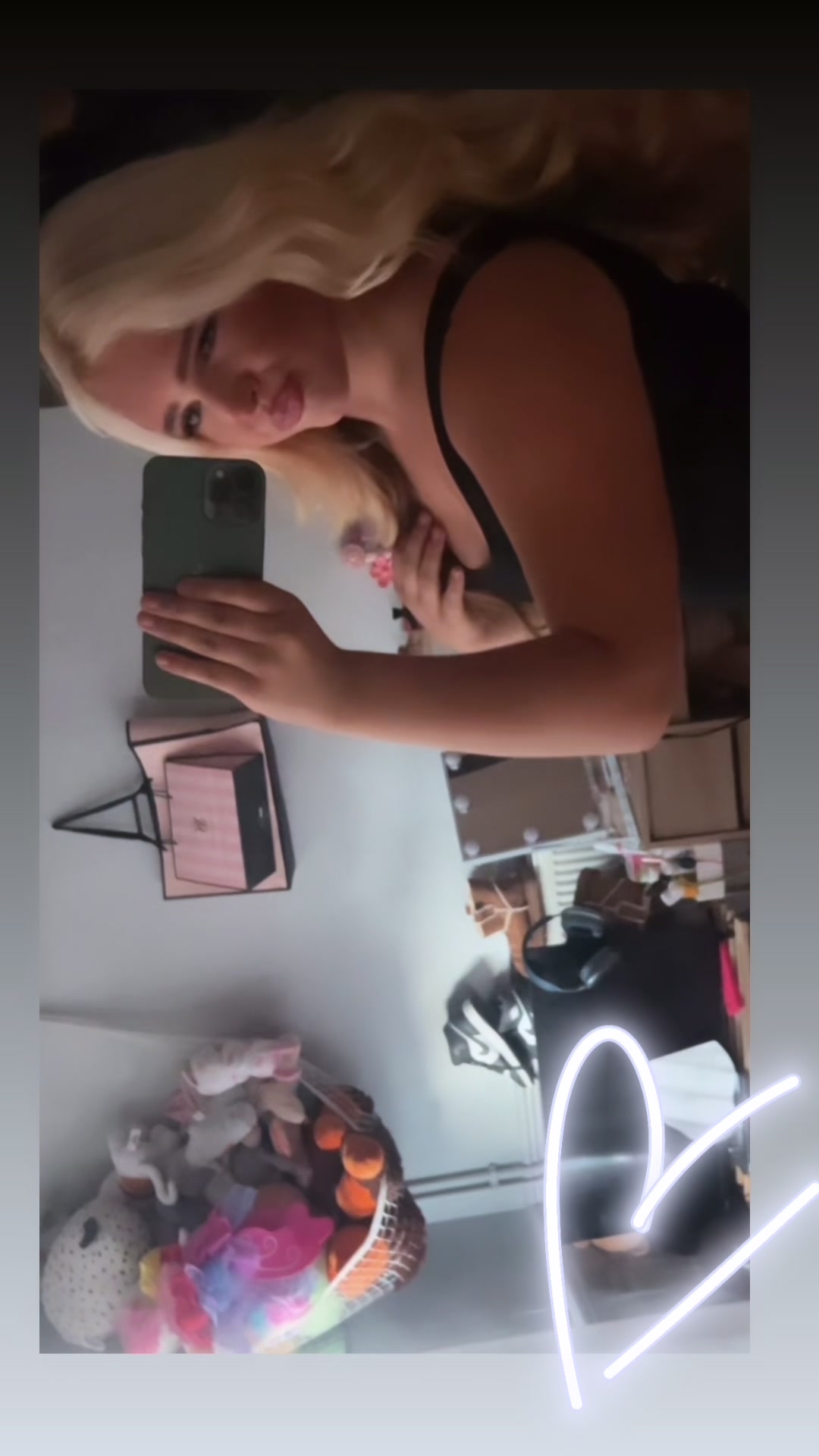 @Hollyrose1