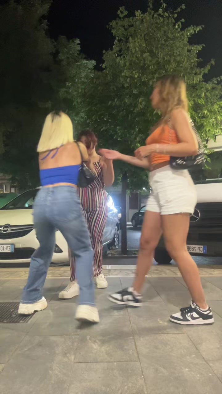 @_annarella_2
