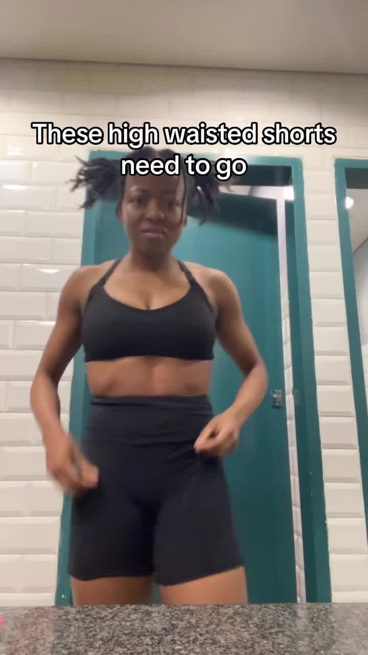 @tshenolololo