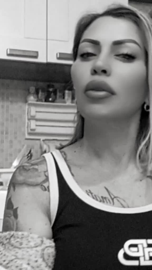 @ChanelFerone
