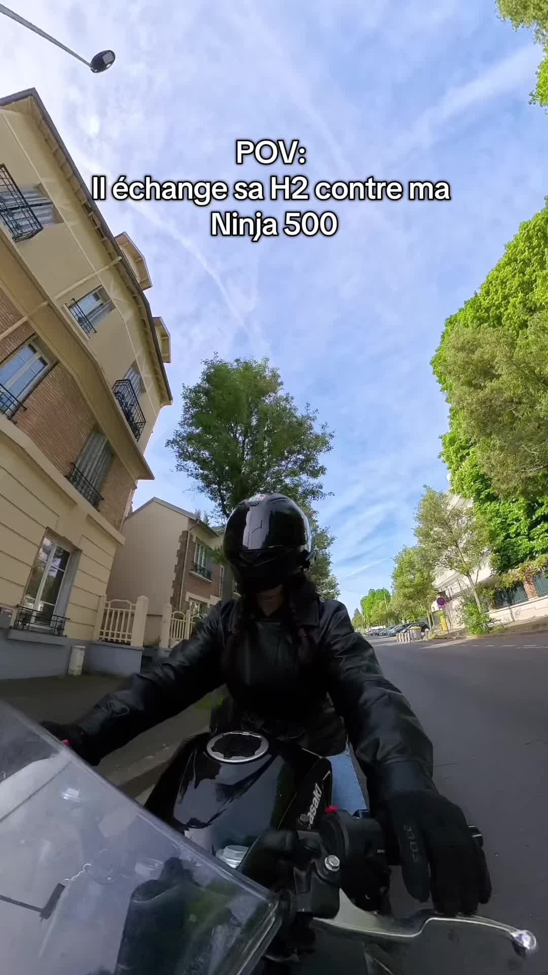 @Coralie 🏍️