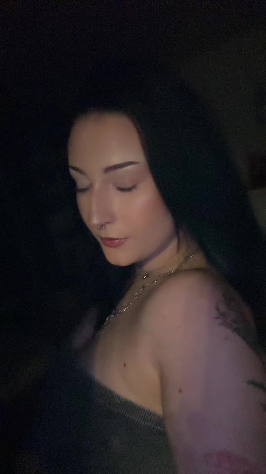 @𖥱