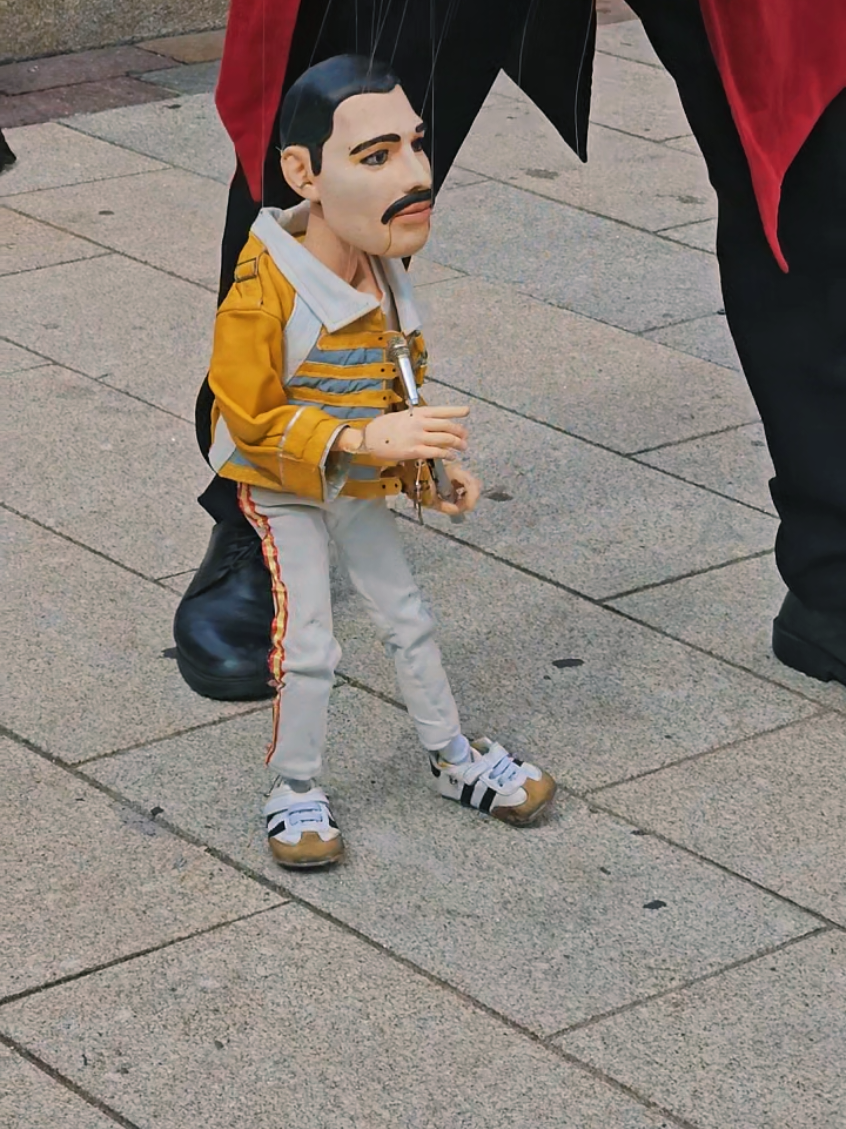 @Urwa 🇬🇧
