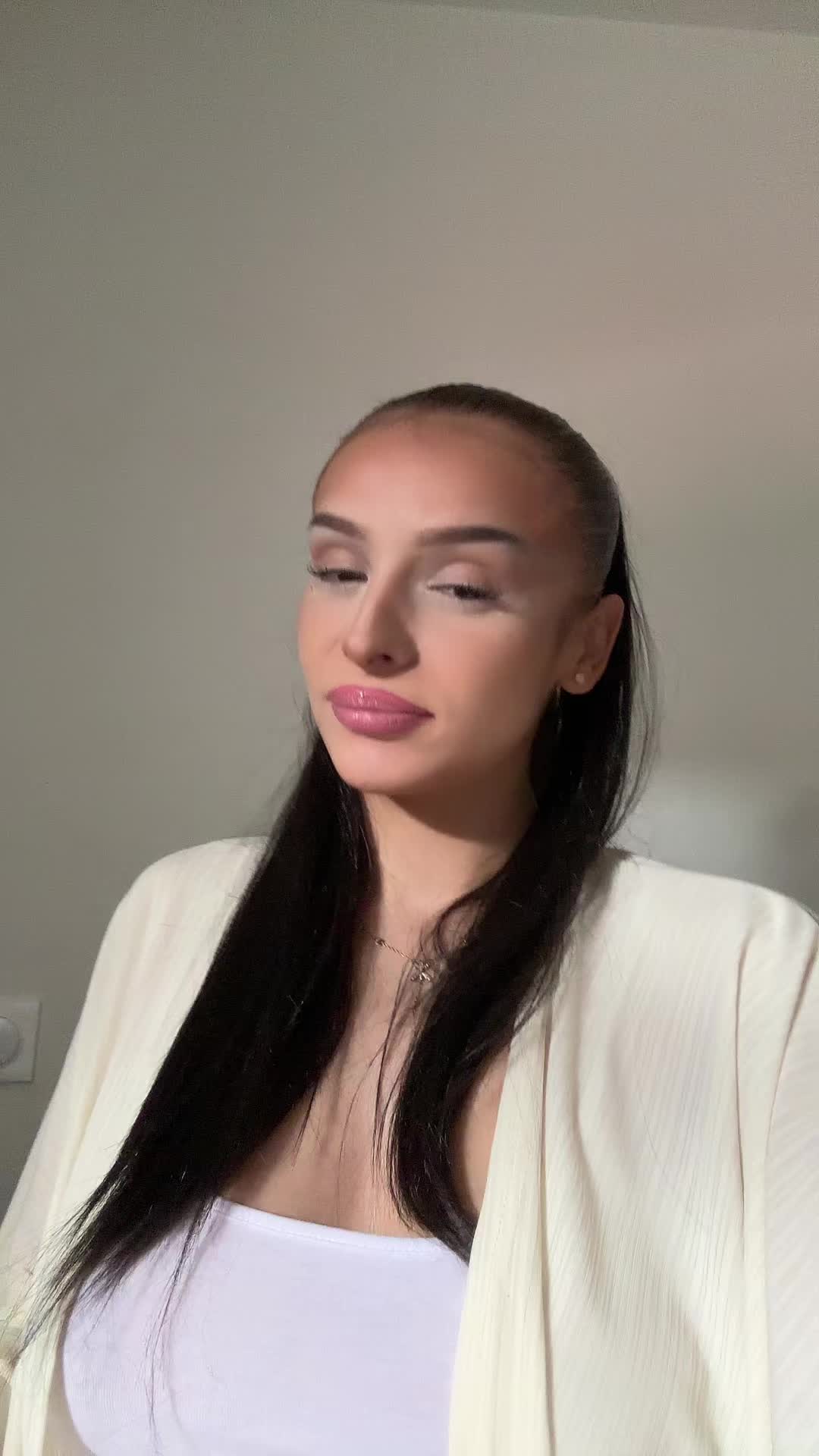 @_Ofasïabrunetäoffcïël_