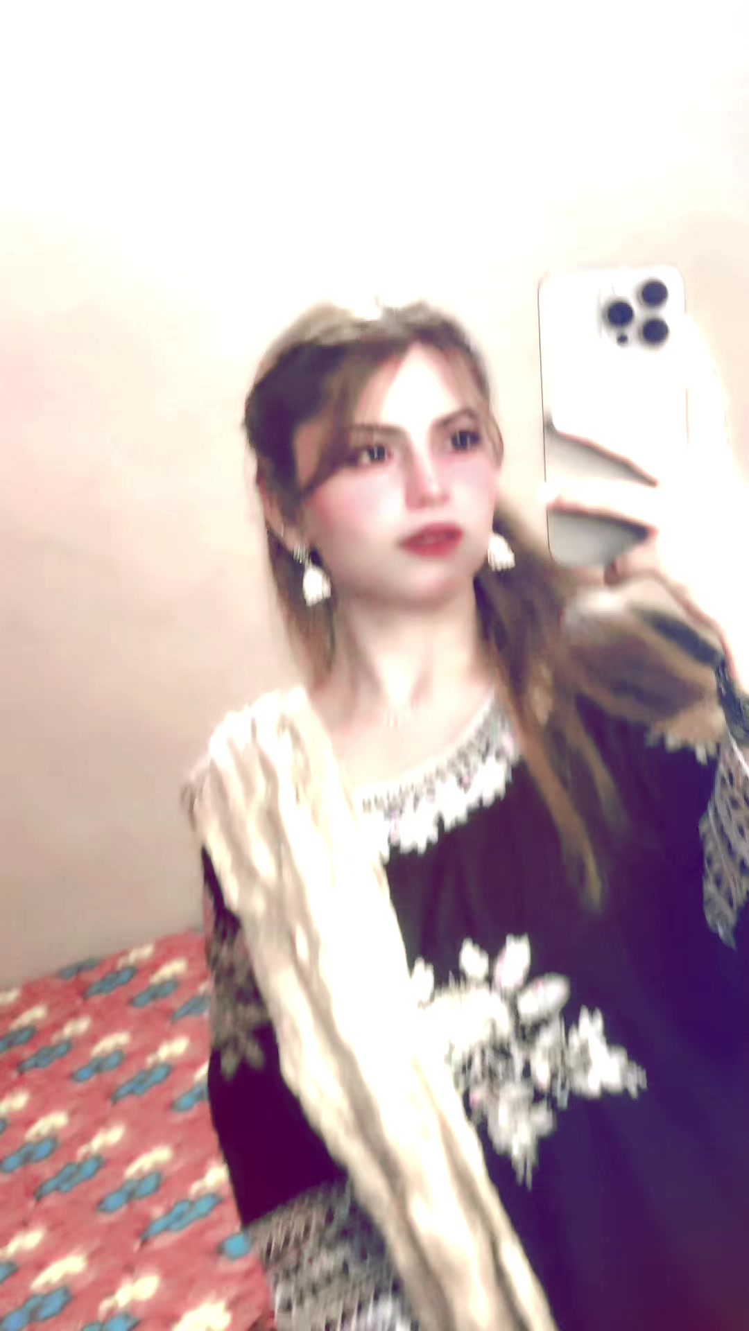 @𝑳𝒂𝒓𝒂𝒊𝒃🦋