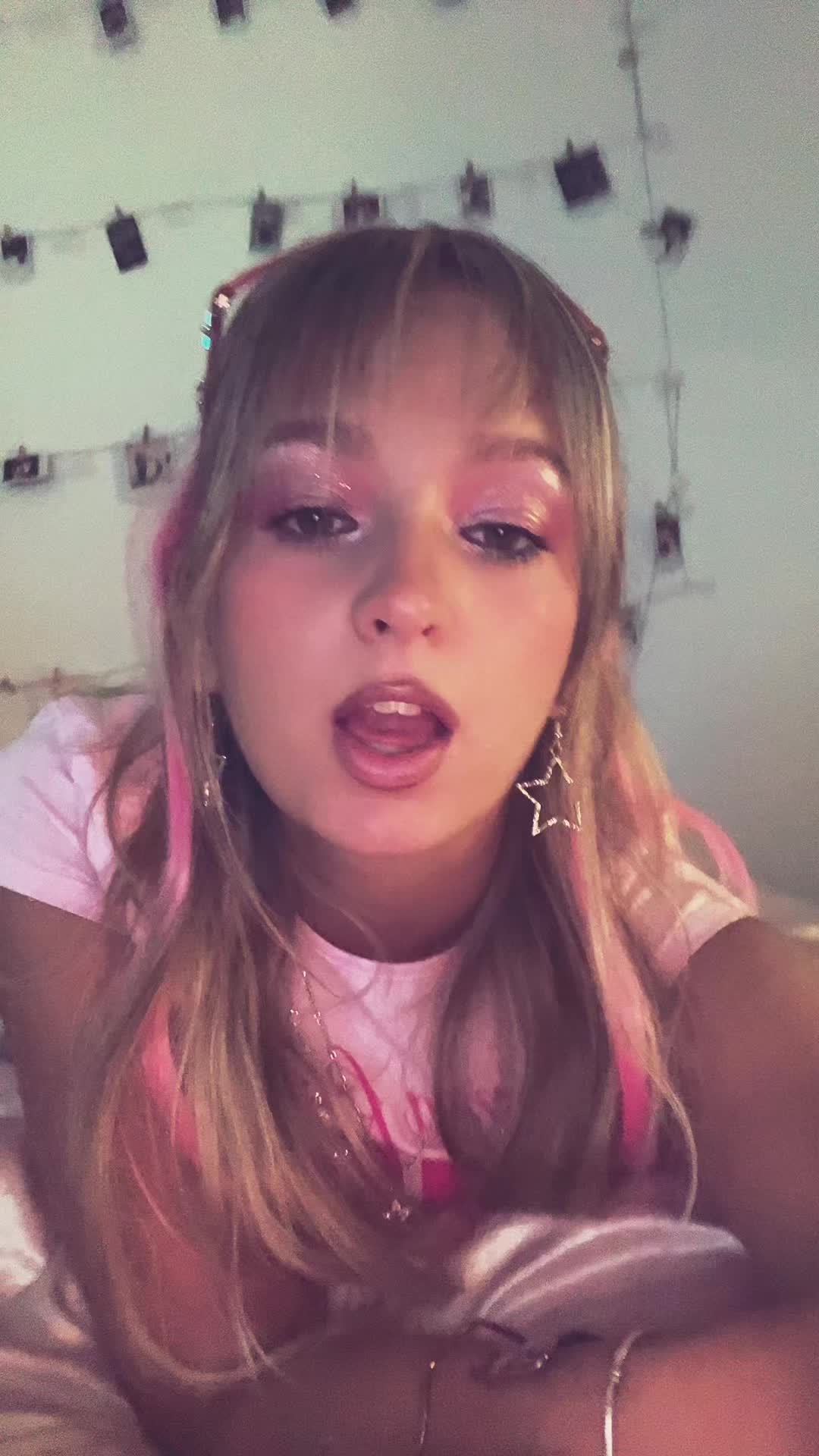 @nellou