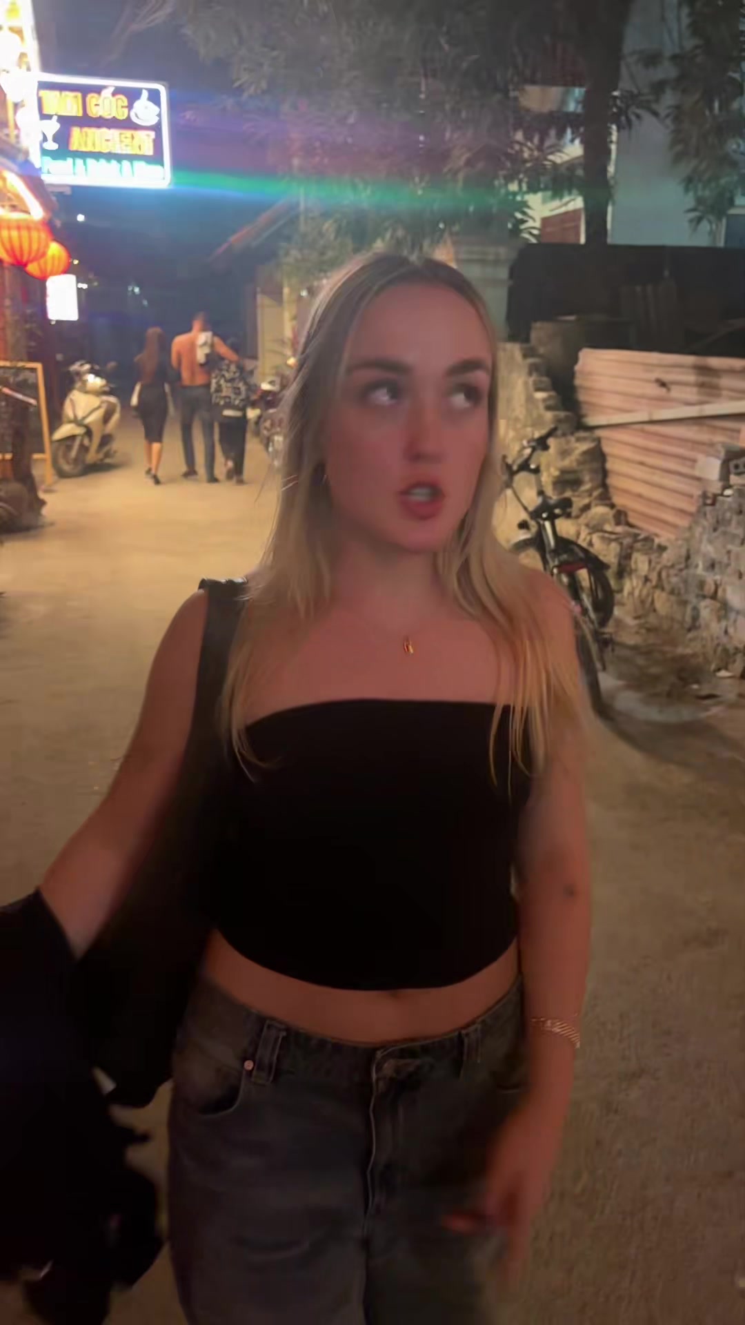 @✶ ella ✶