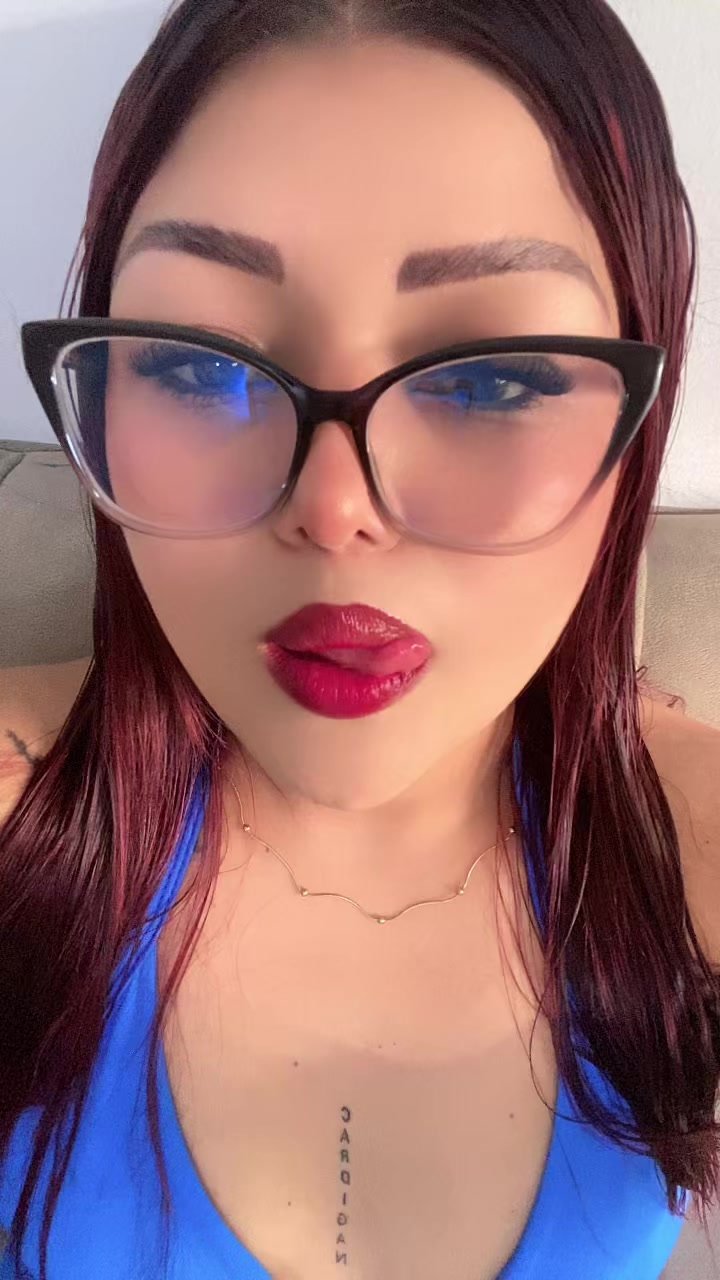 @Karina Palacios🍒