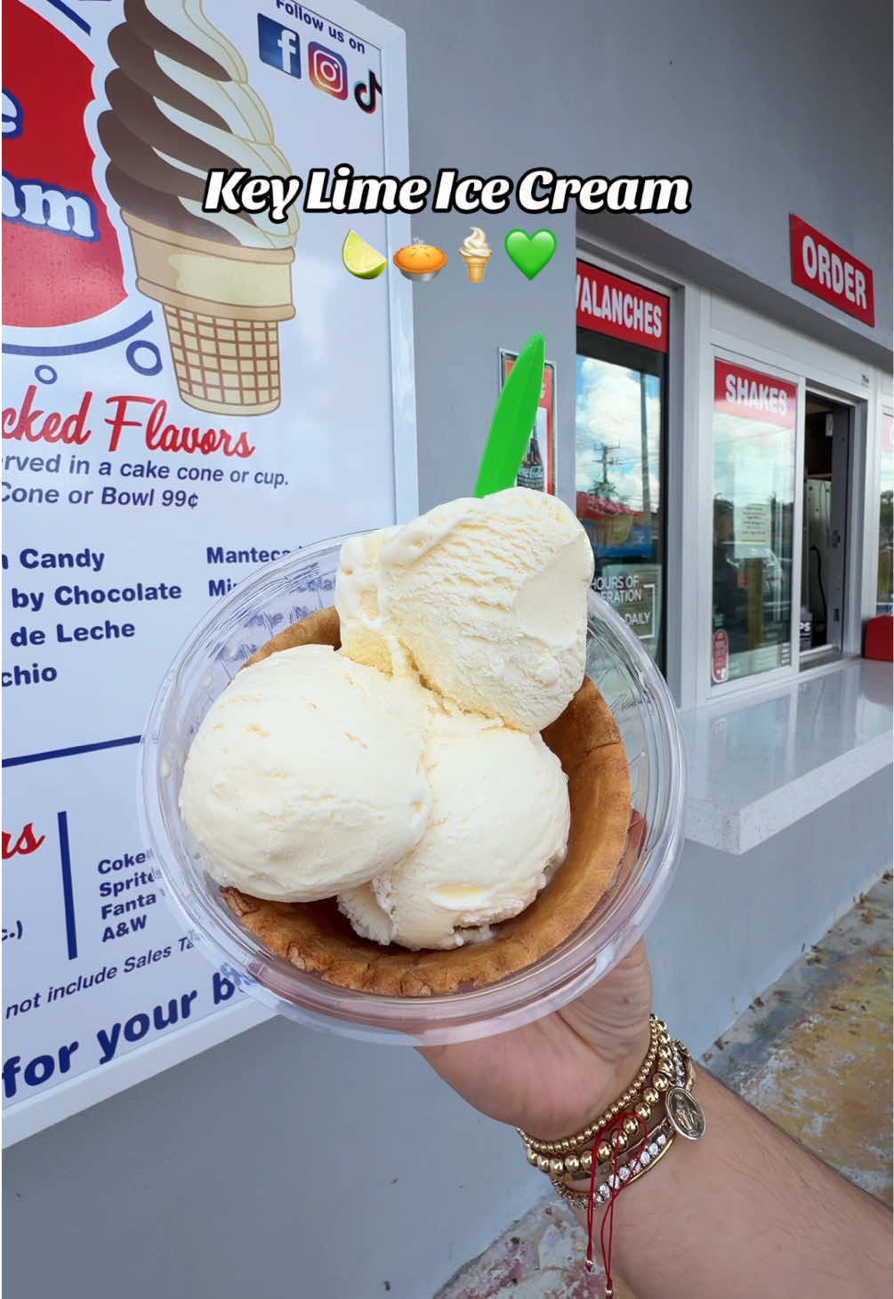 @Charlie&rsquo;s Ice Cream