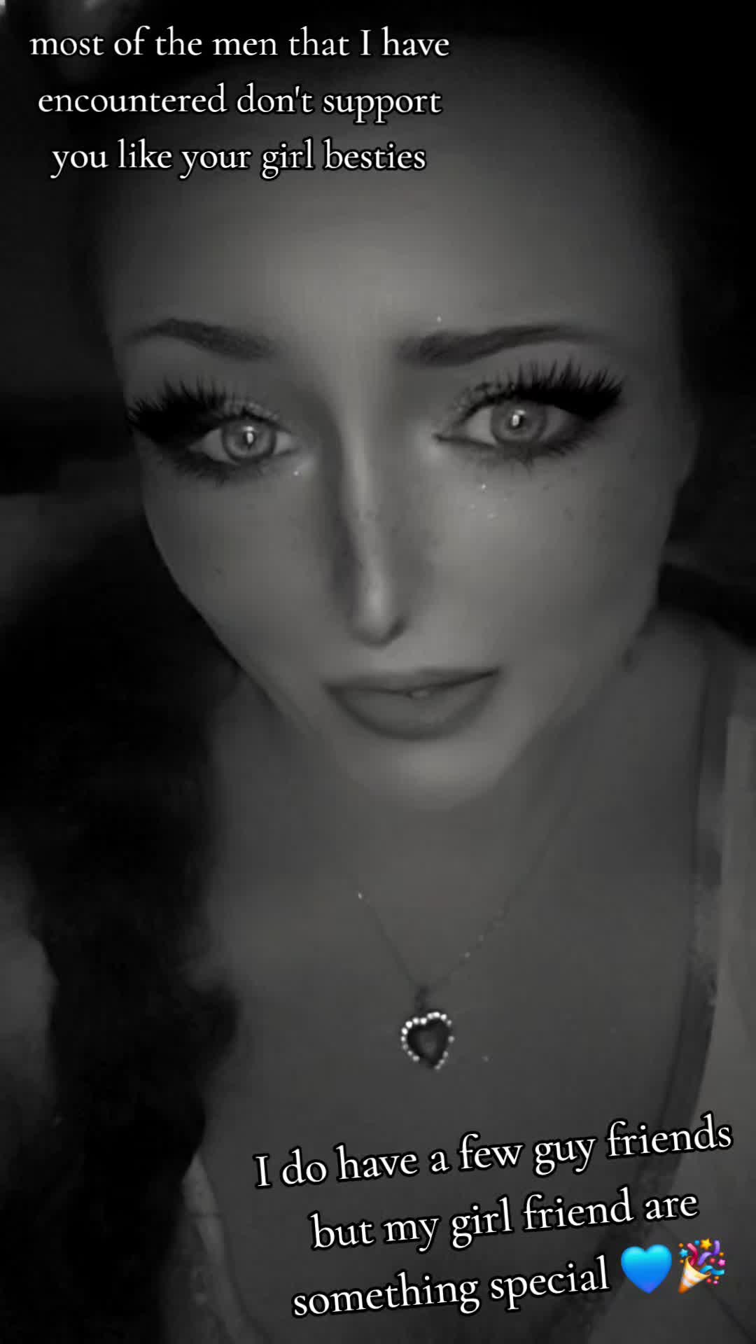 @KimCroft🧸🌹💙🎸🐋🐬🦋😈👻☘️🔥