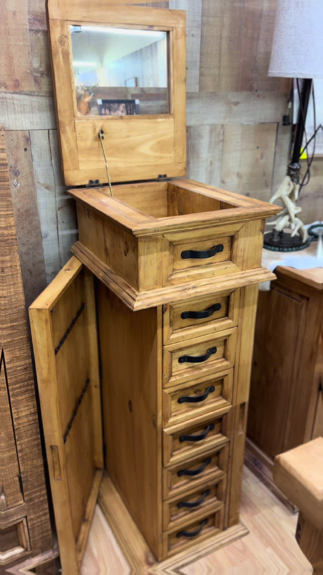 @RusticFurnitureDepot