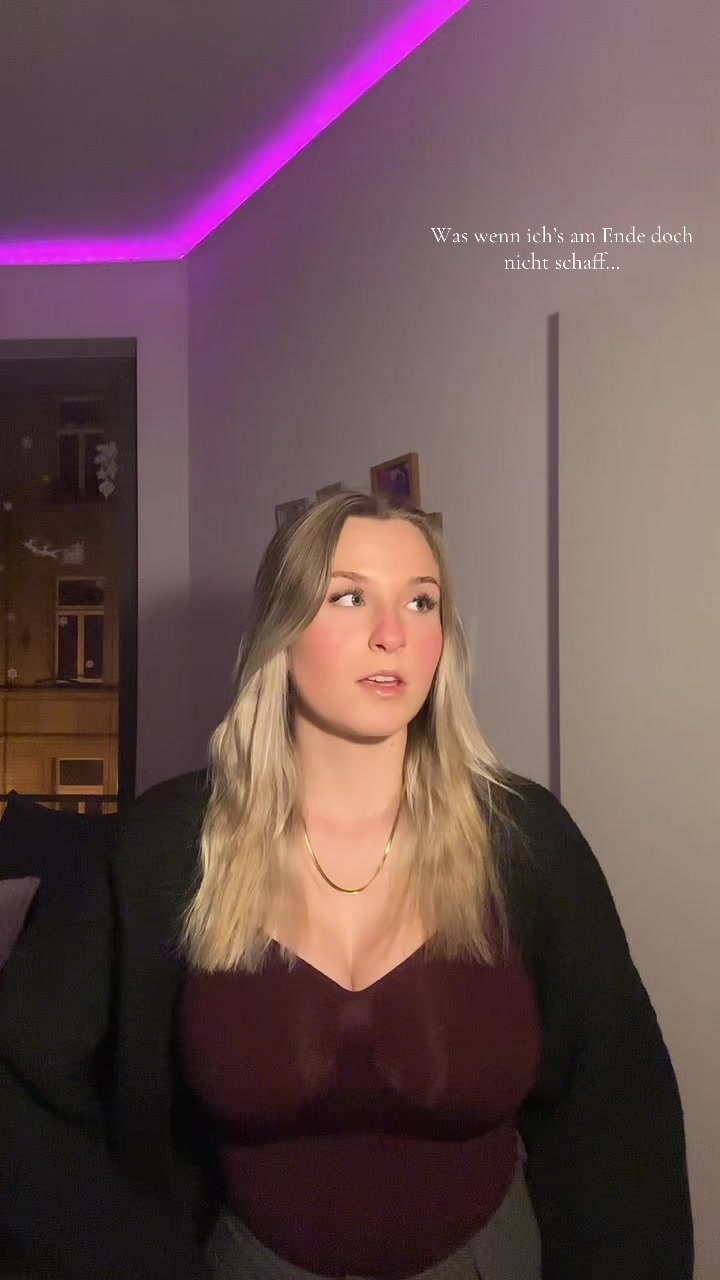 @𝐸𝓂𝒾𝓁𝓎