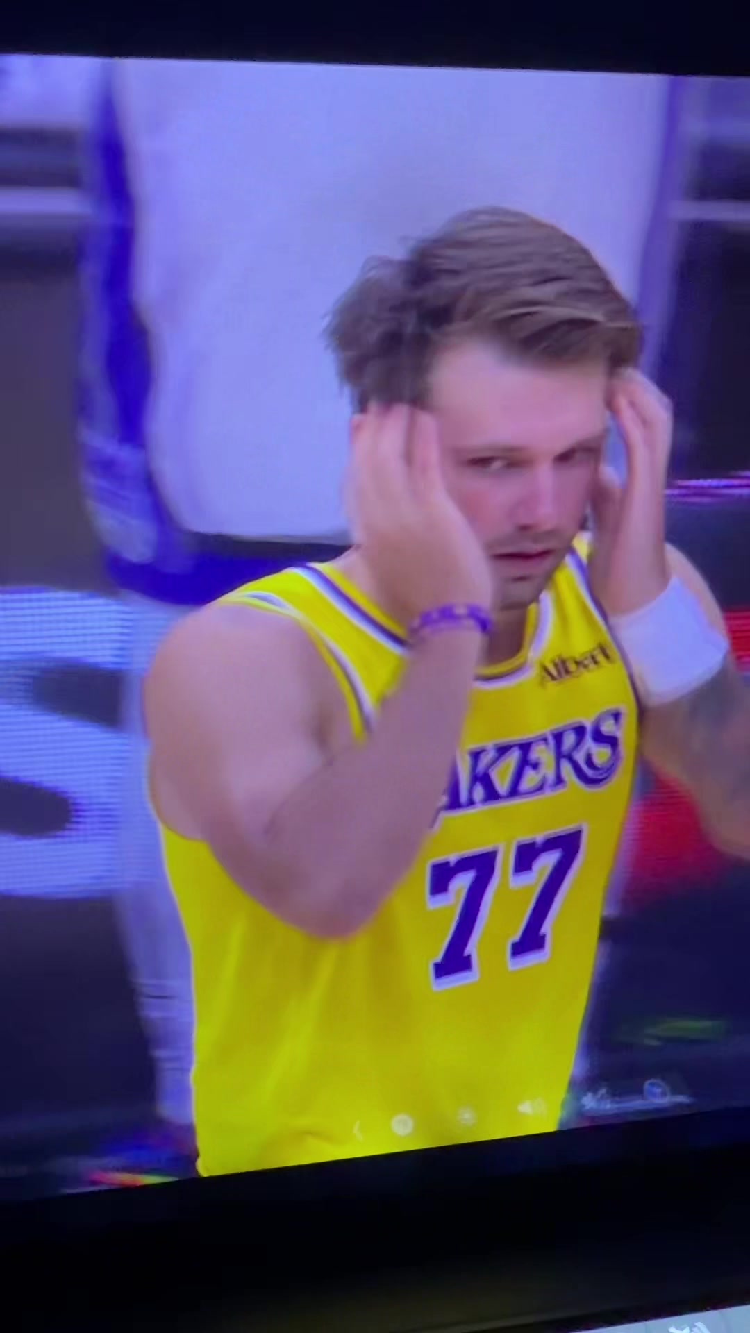 @armanibuckets