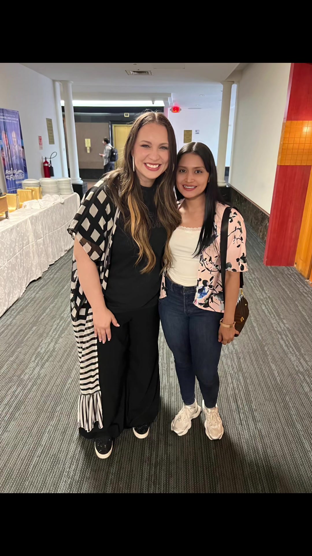 @Christine González