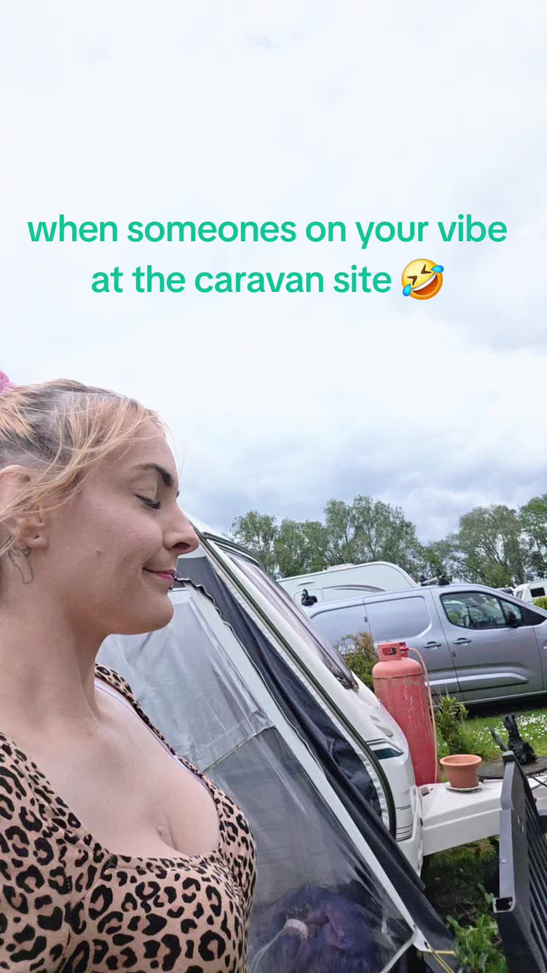 @Adora