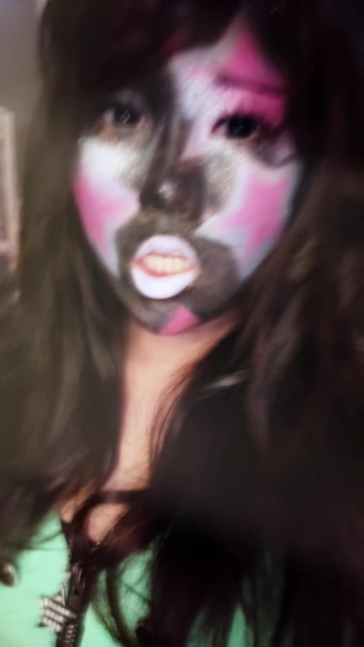@👾