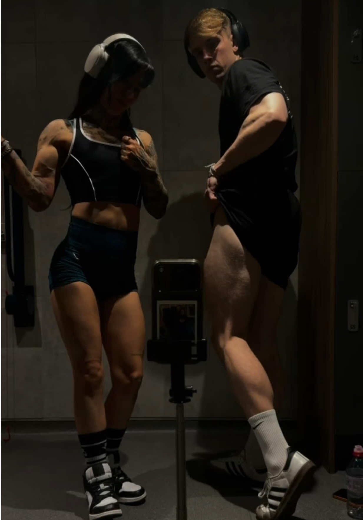 @elleynatasha