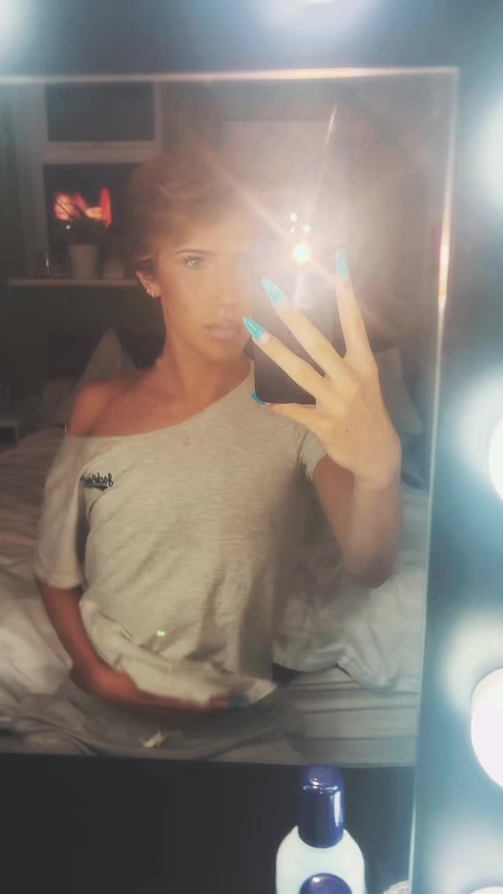 @ℰ🪽