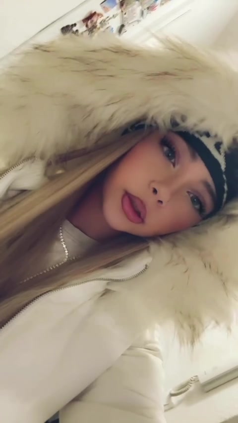 @🧛🏼♀️💋