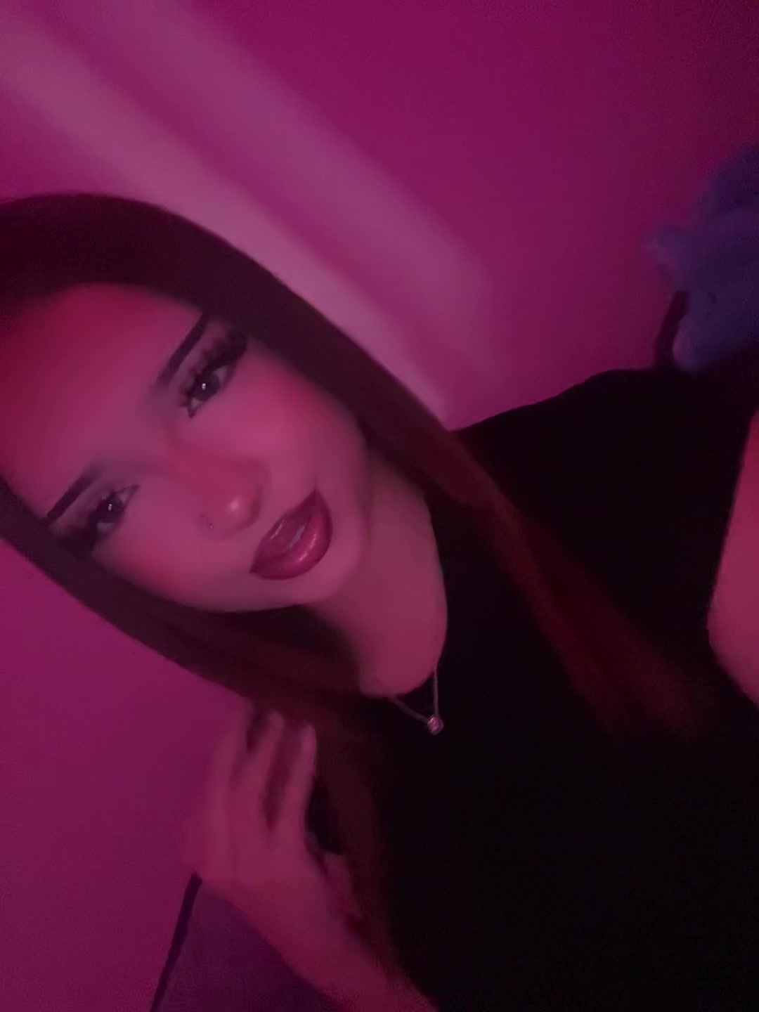 @𝒱 ᥫ᭡