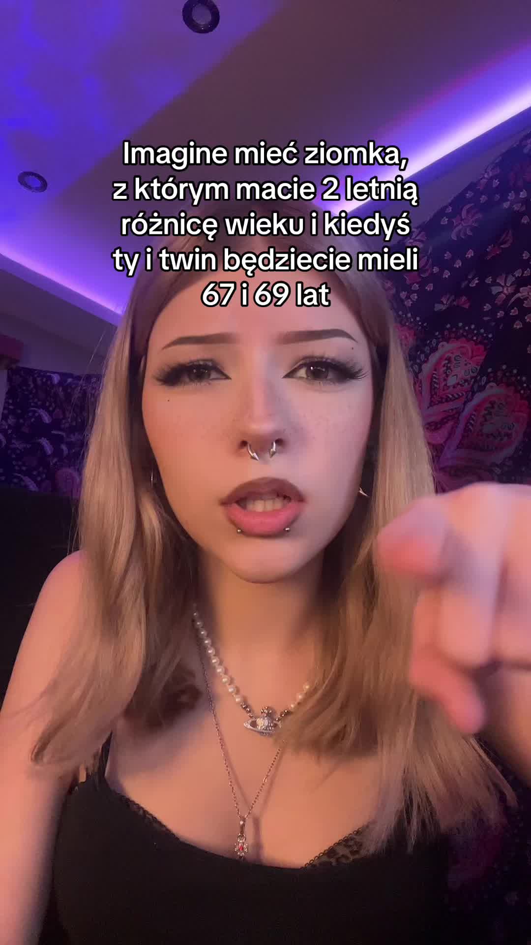 @emi 𐙚
