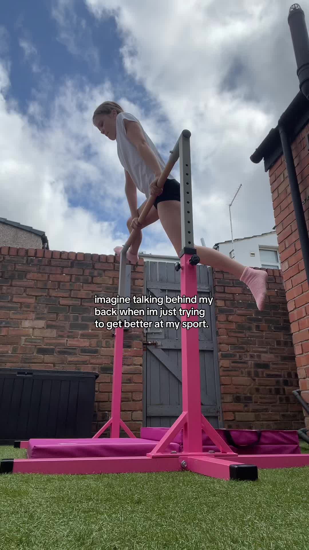 @𝐝𝐚𝐫𝐥𝐚 ! 🤸