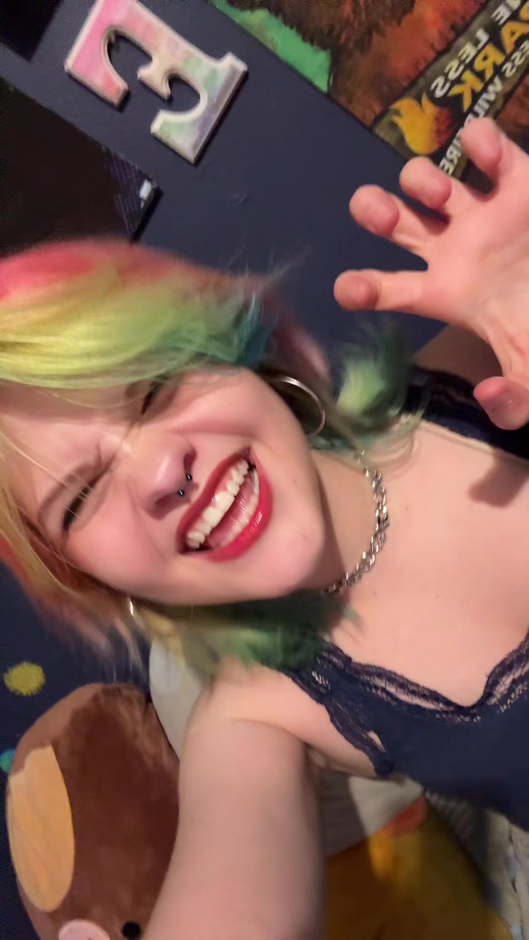 @Emi 🏳️&zwj;🌈