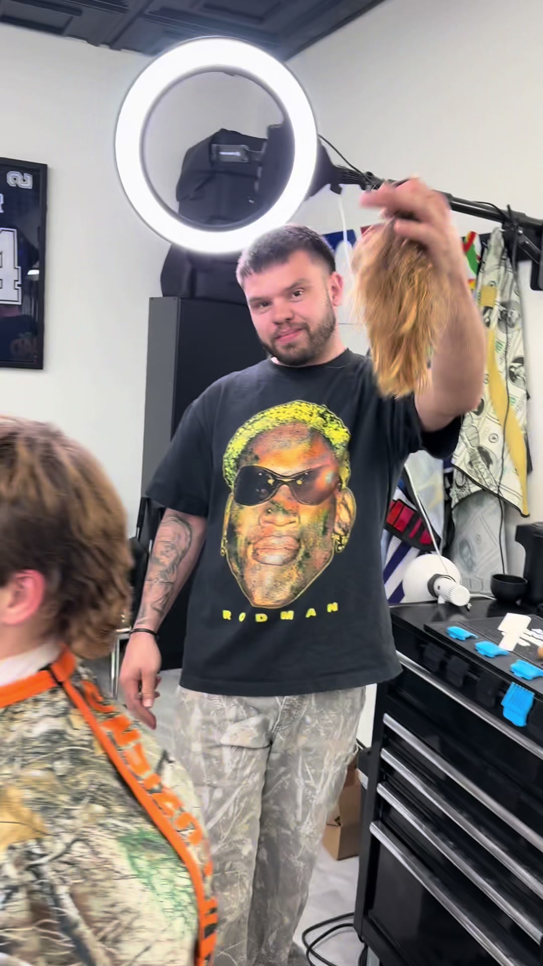 @OFFTHEGRID-BARBER