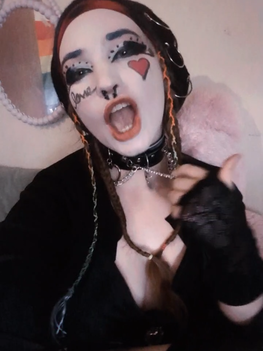 @Love2h8u