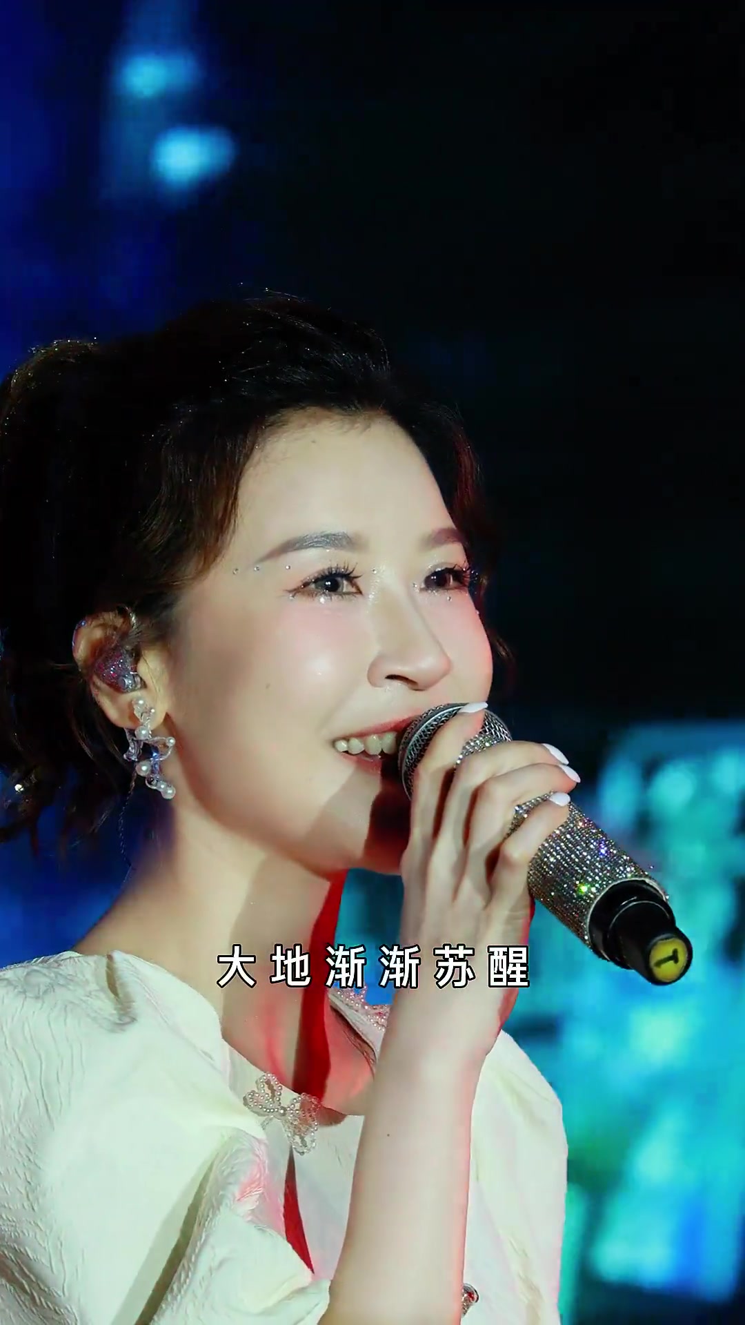@蚂蚁啃大象