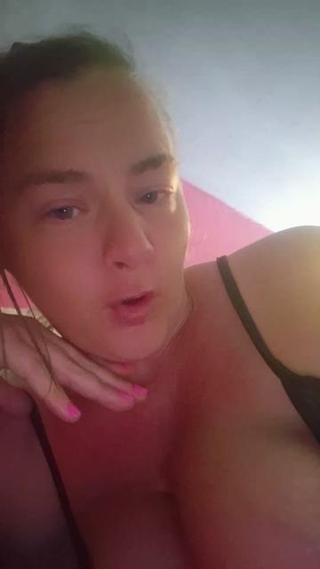 @queencrazykatiebear