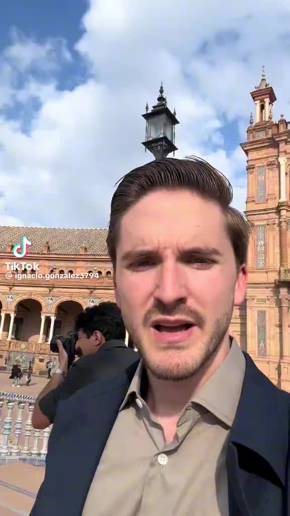 @Roberto Lledó