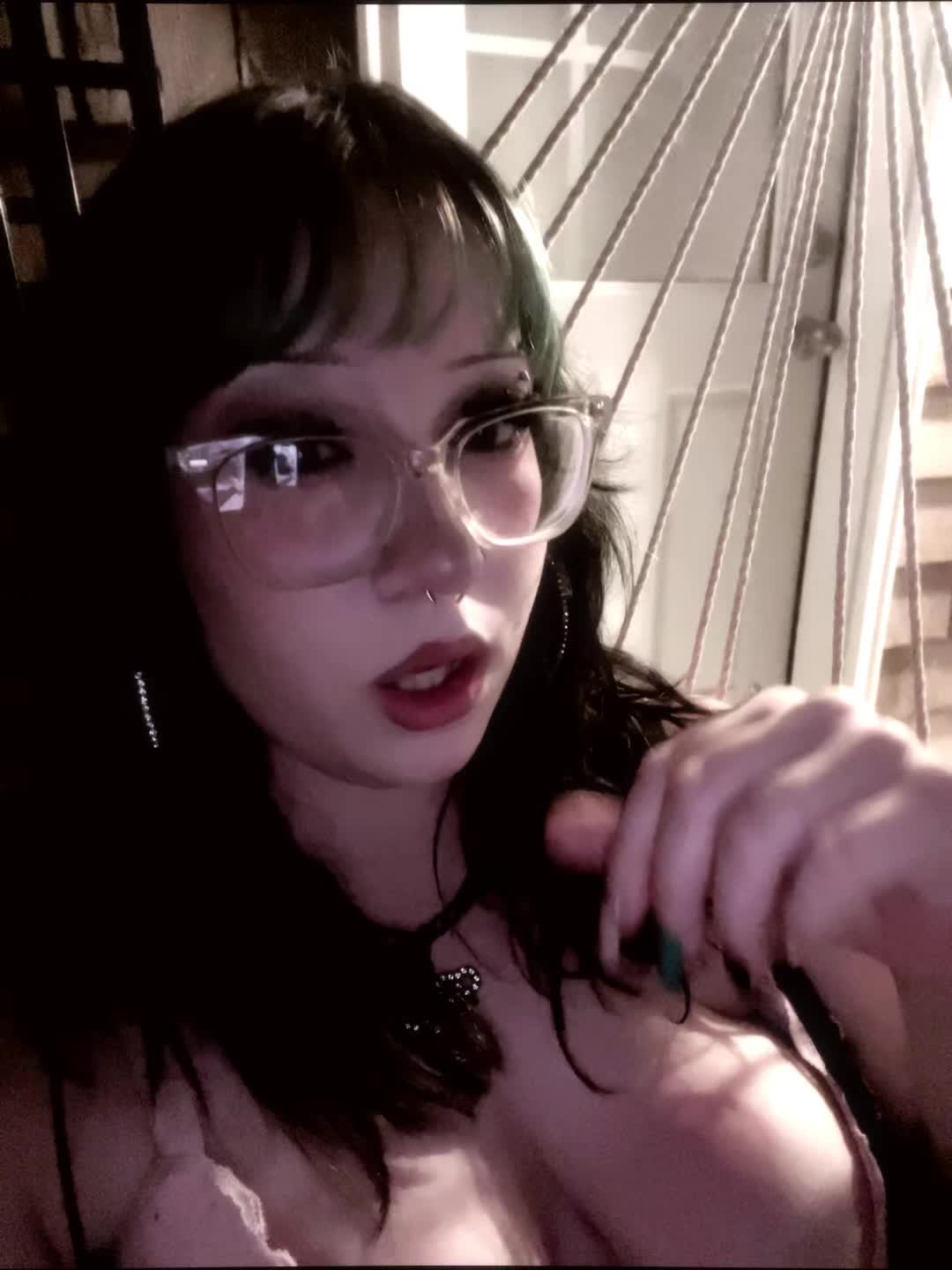 @v4mpyr3.x0