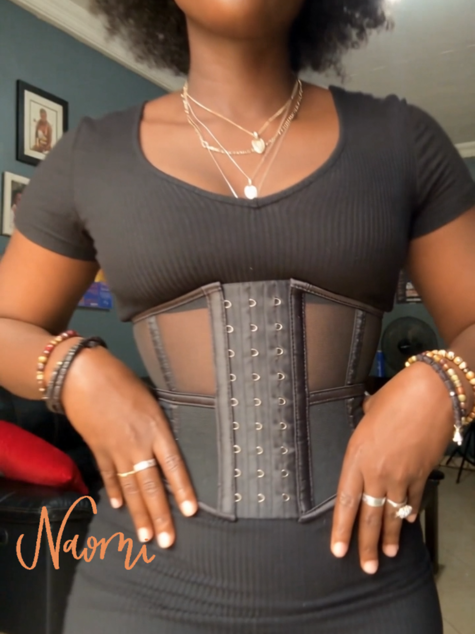 @Naomibwem