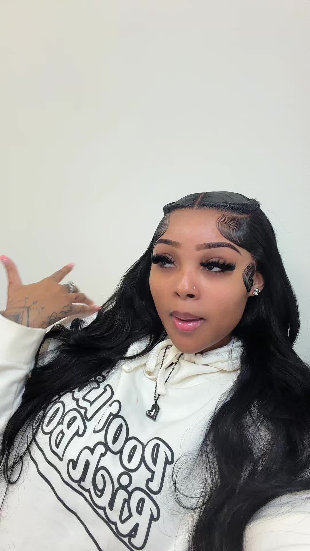 @Ariana Wright | Hairstylist