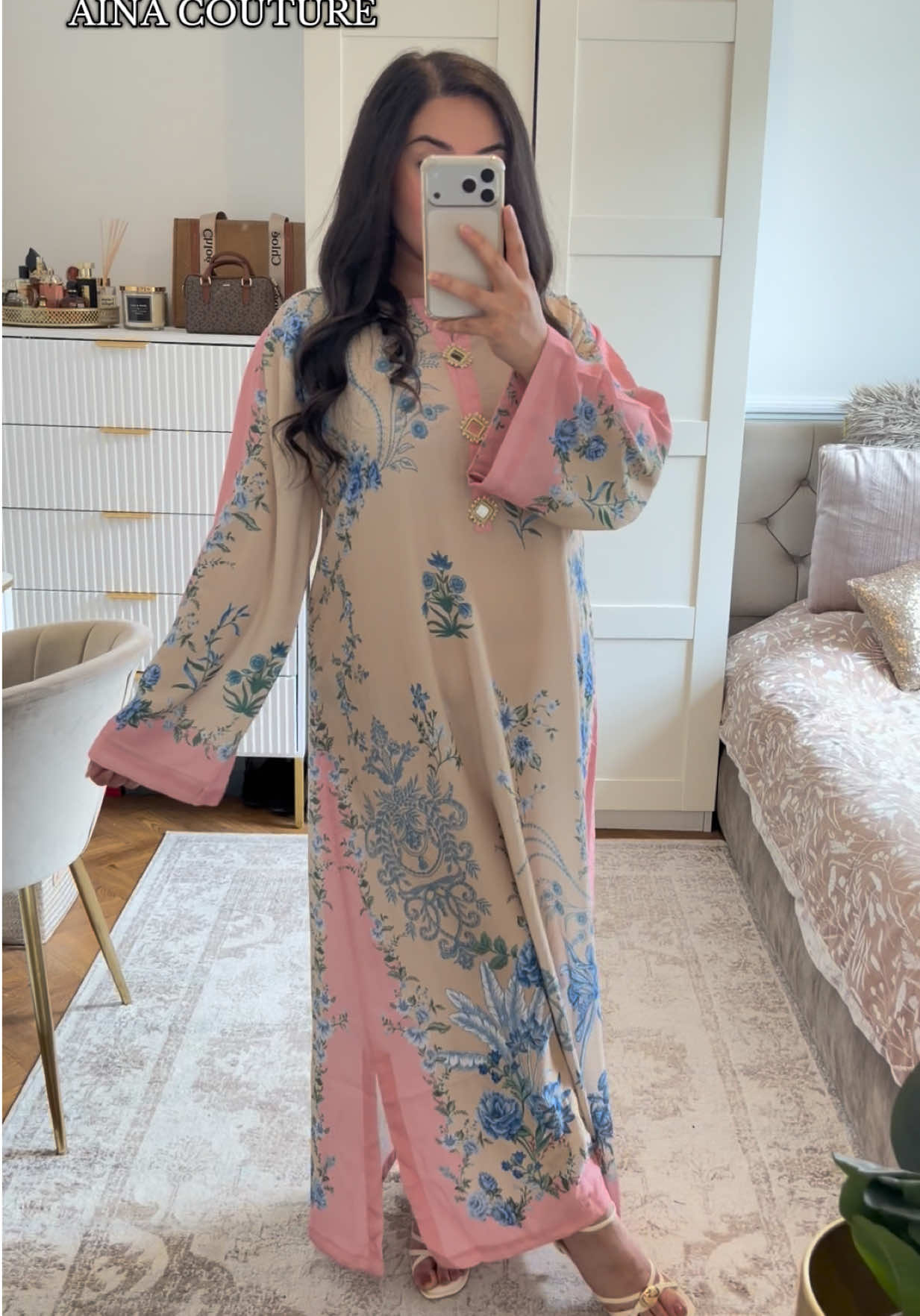 @Aina__couture