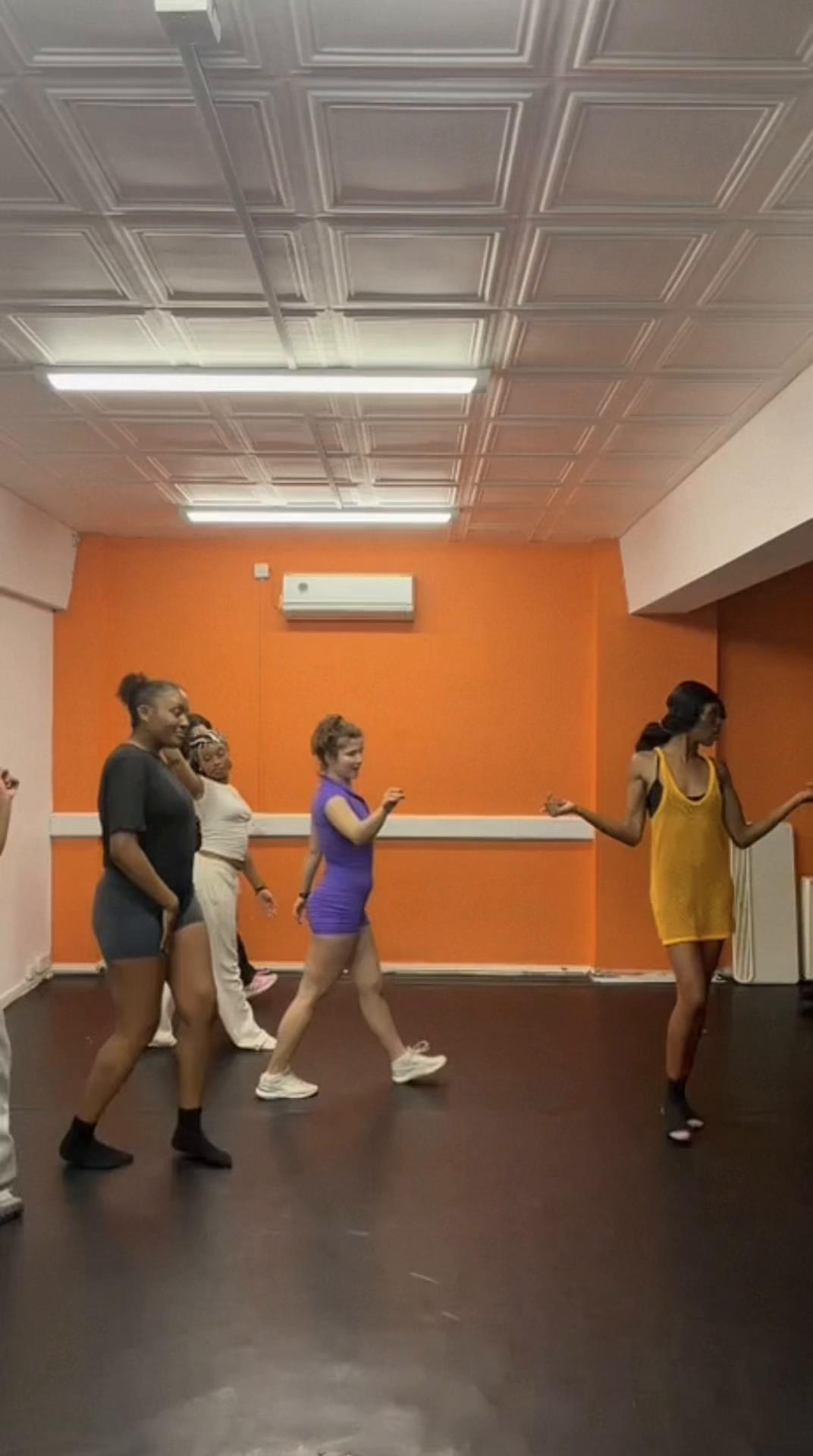 @Yin Yang Dance