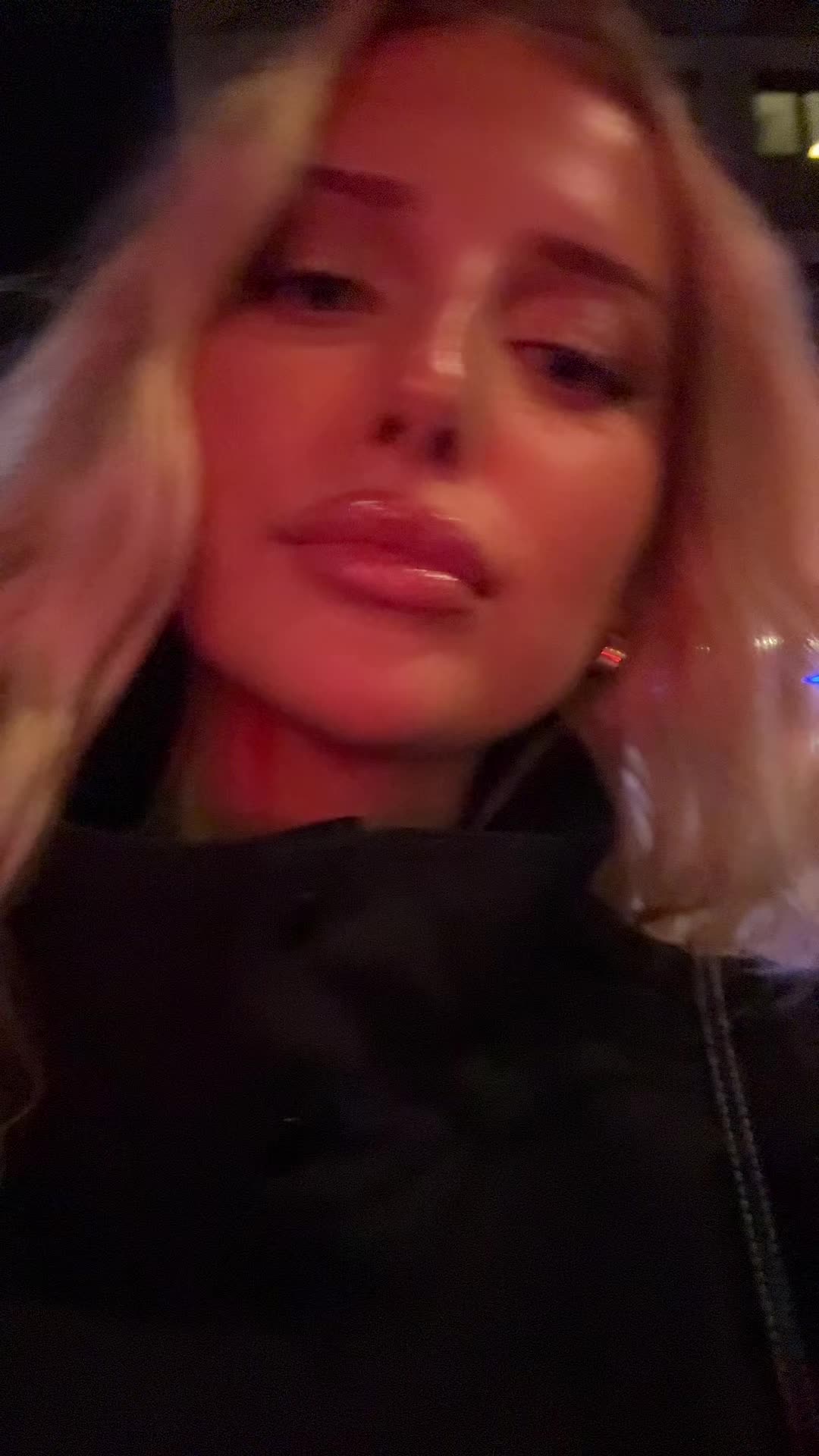 @🦊