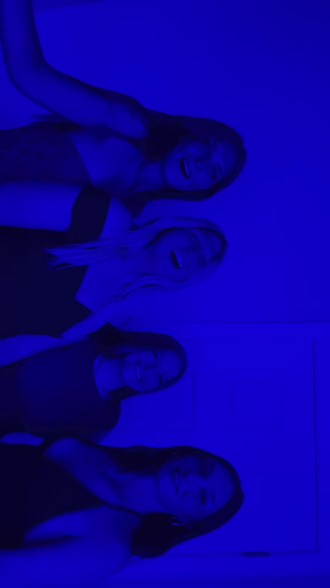 @Elle