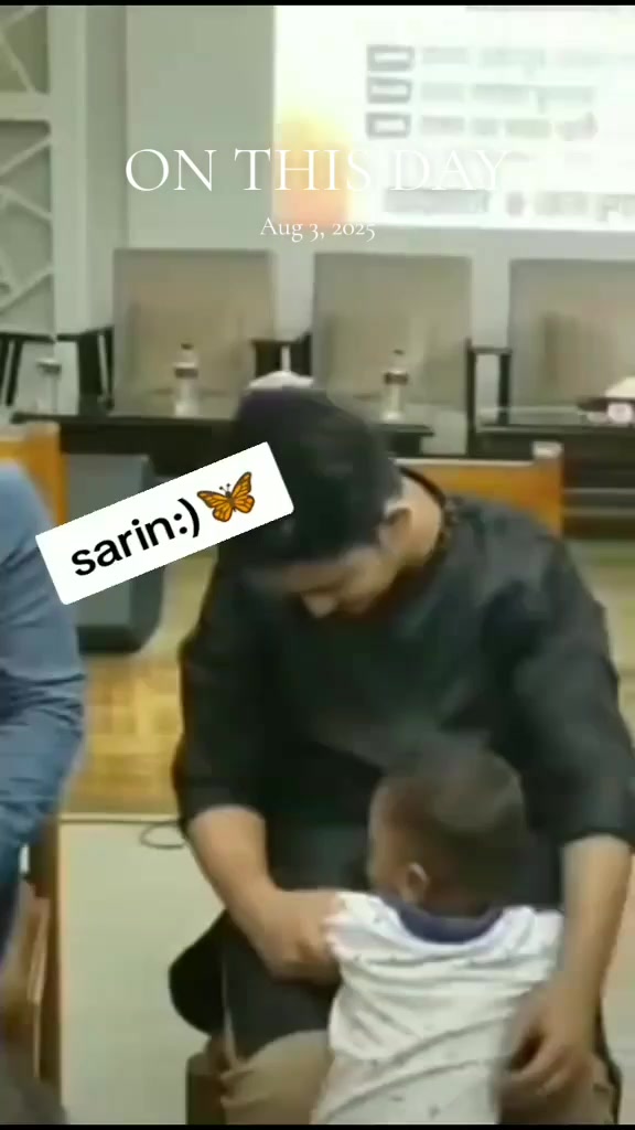@sarin🦋:)