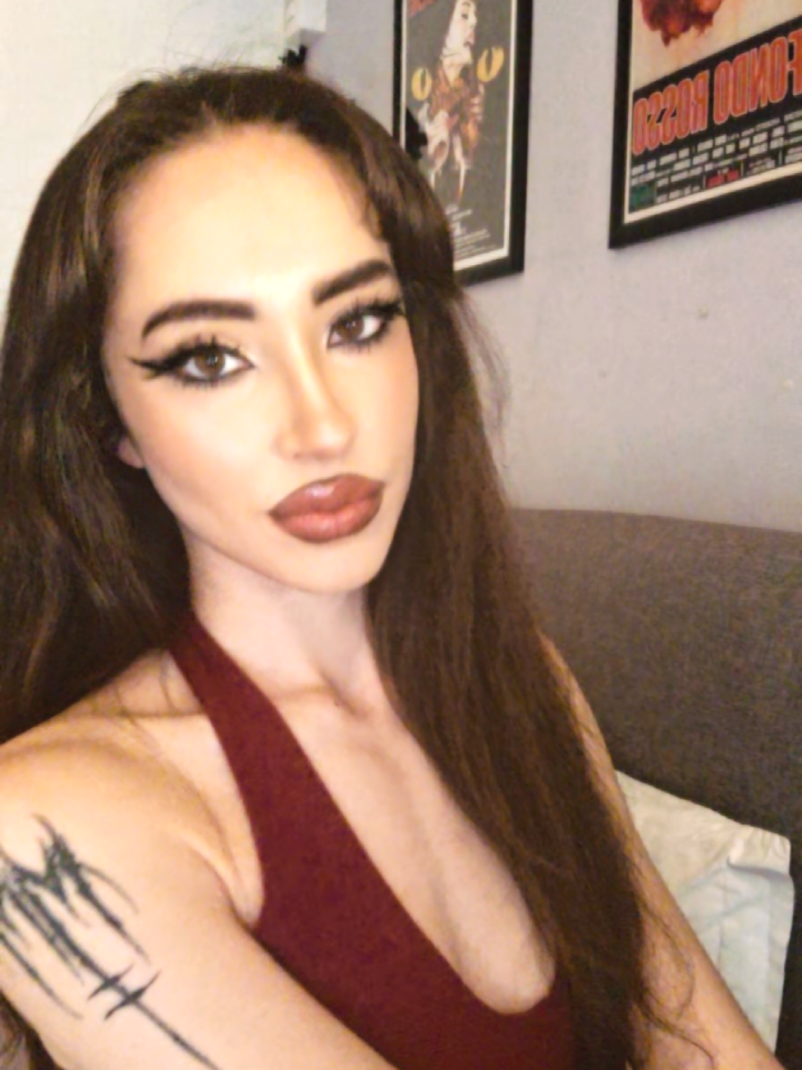 @Angelica🎸☠️🕷️