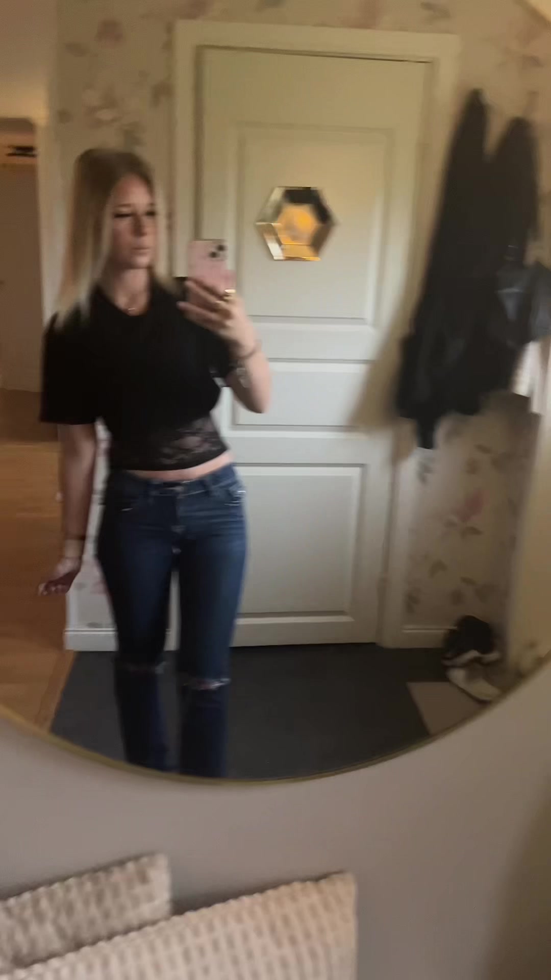 @𝕃𝕚𝕤𝕖𝕟