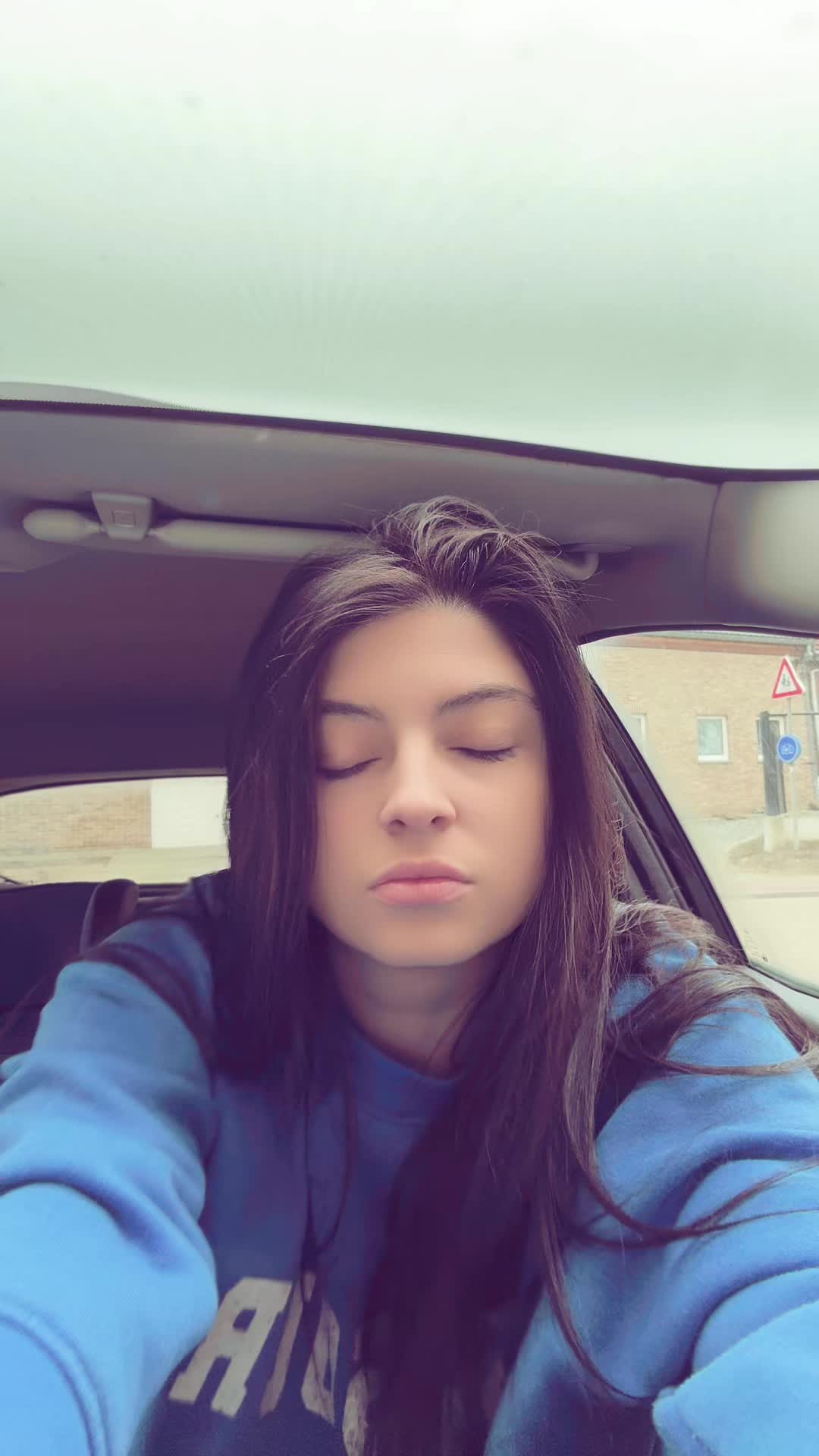 @vanyatje