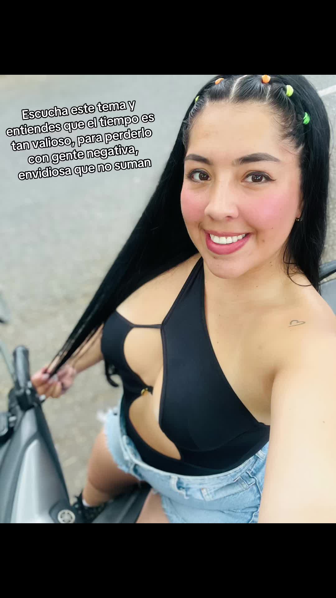 @MANU VÉLEZ👸🏻💘🔥