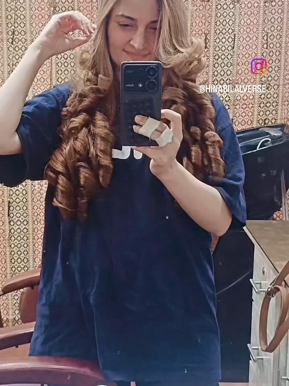 @Hina Khan
