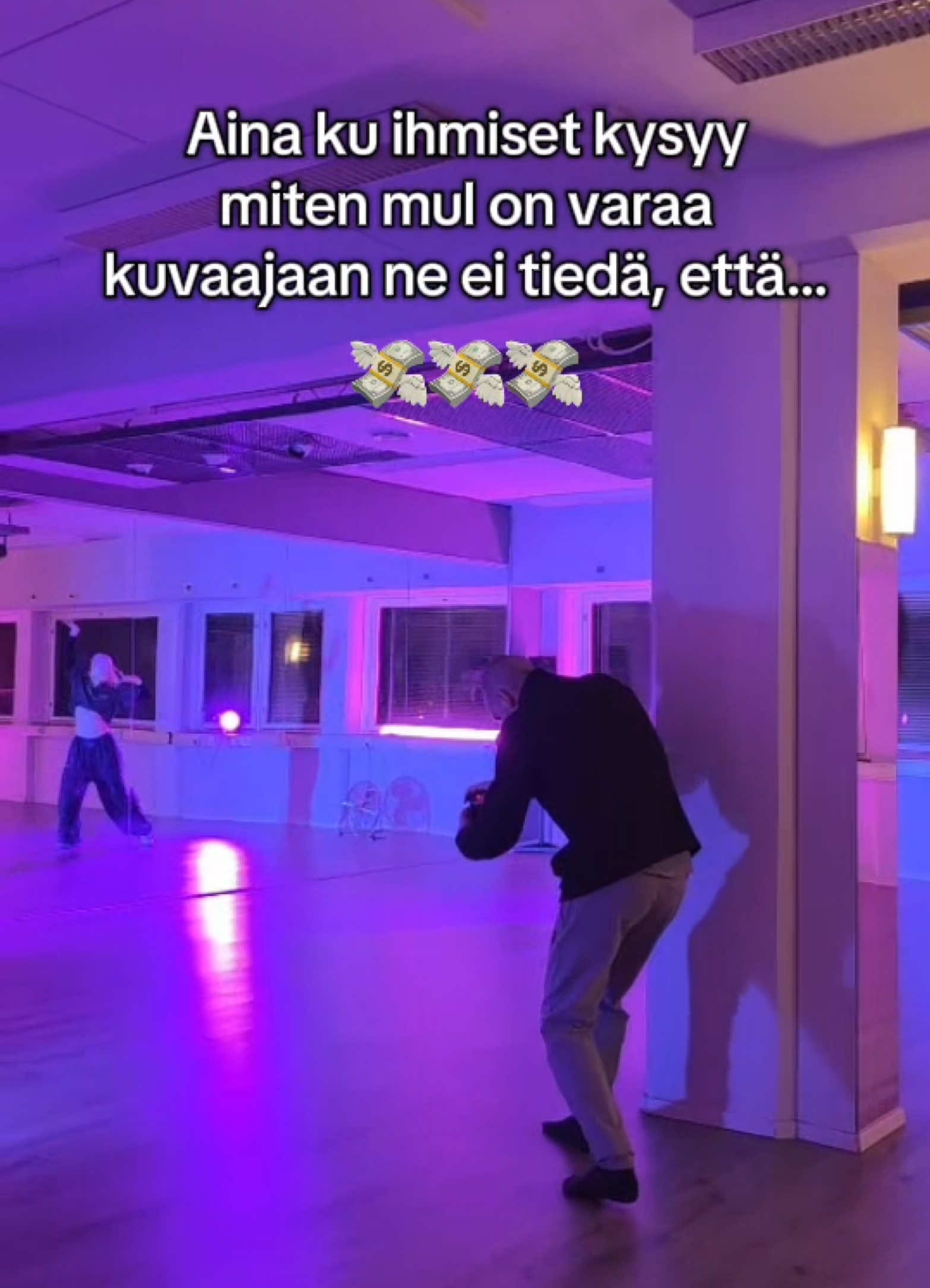 @VeeraTwerks | Tanssitunnit HKI