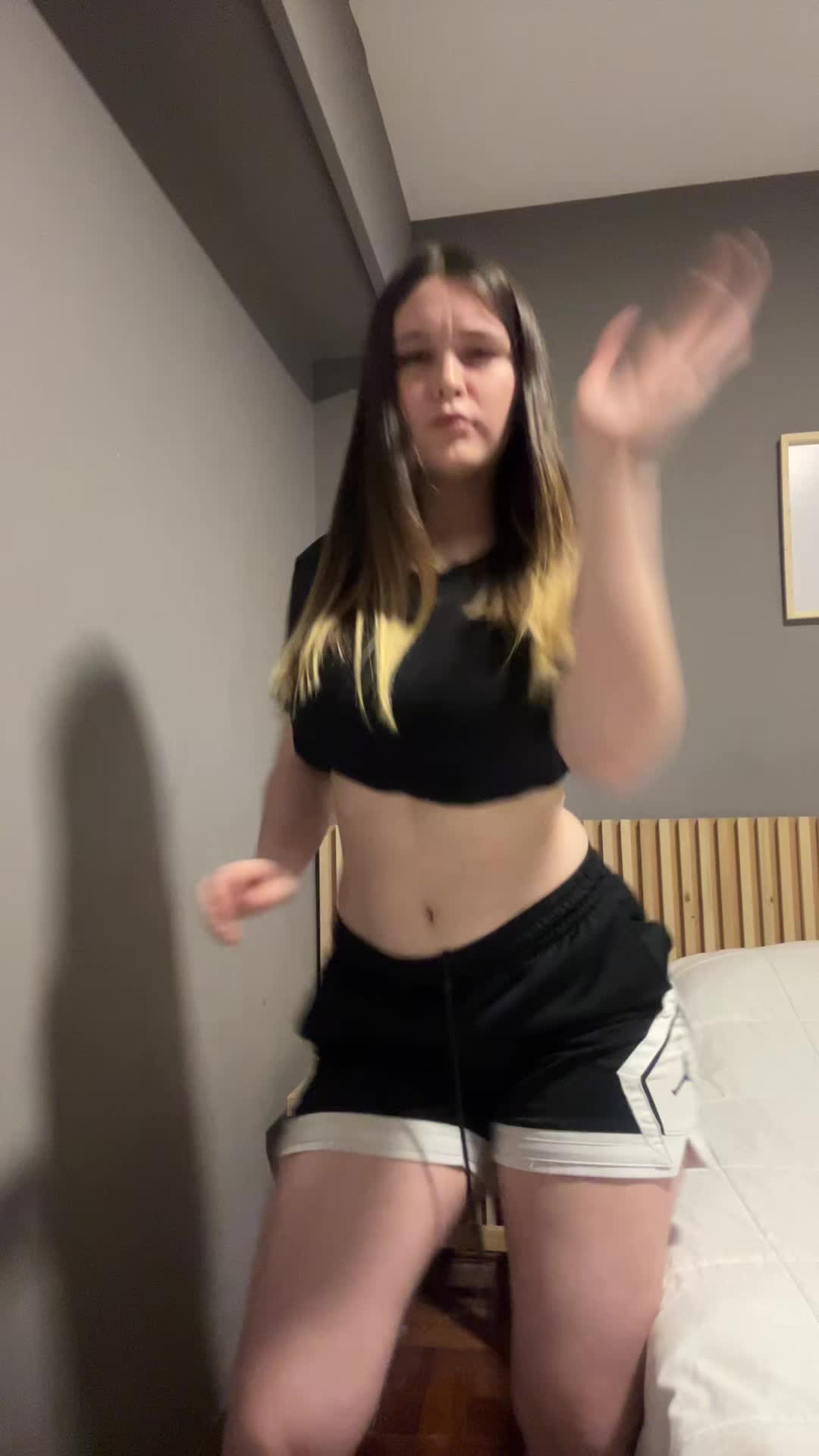 @Samii🍒