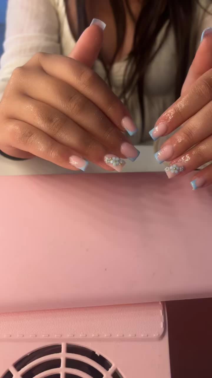@𝓔𝓵𝓵𝓪💕