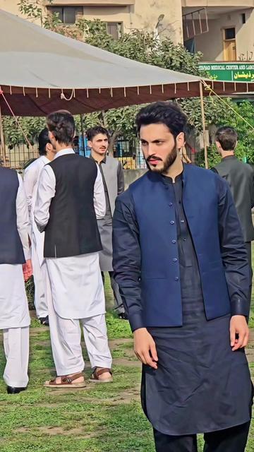 @A̶l̶a̶m̶z̶e̶b̶ ̶afridi🇮🇹