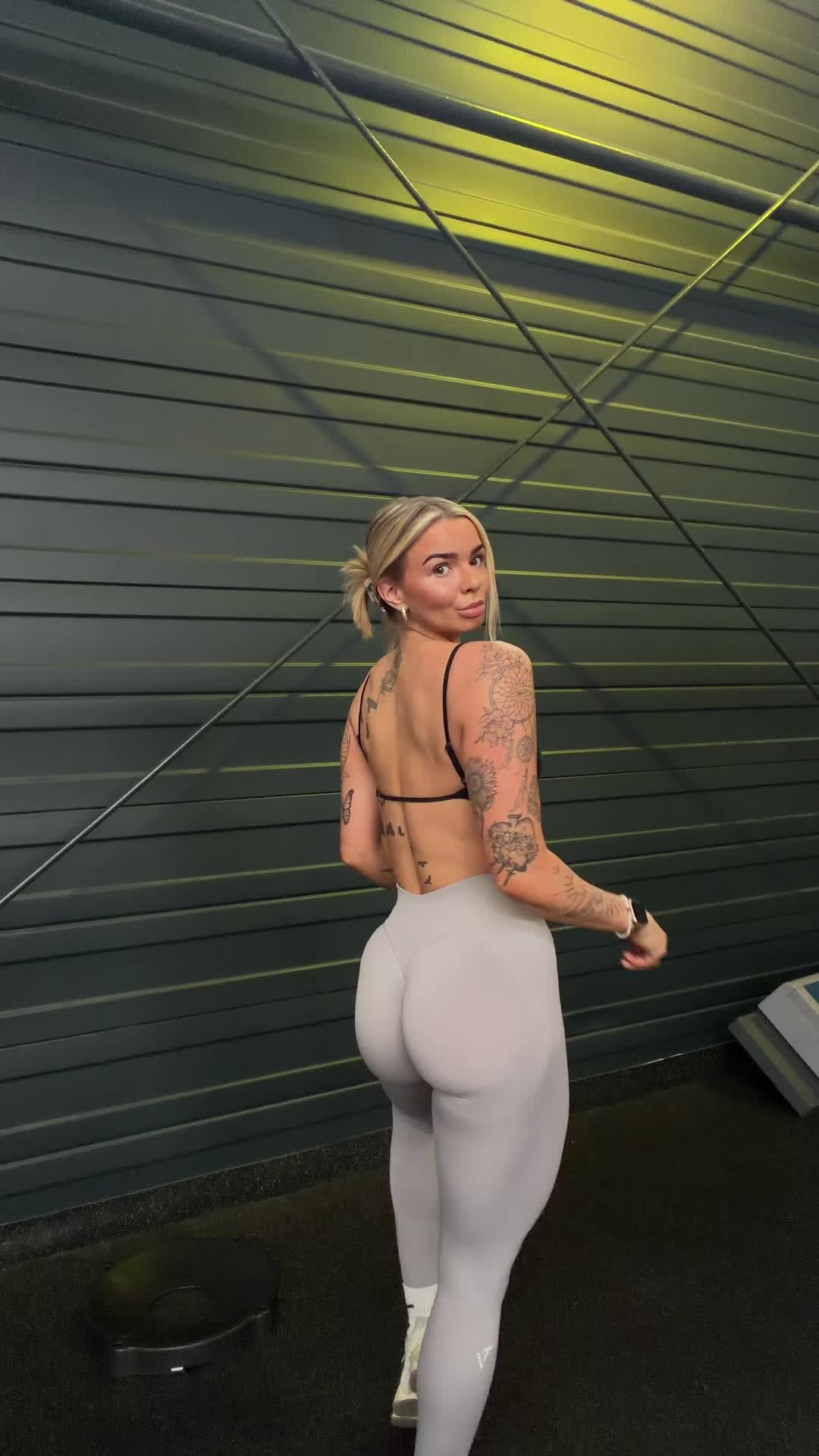 @Lisa Marie🍒